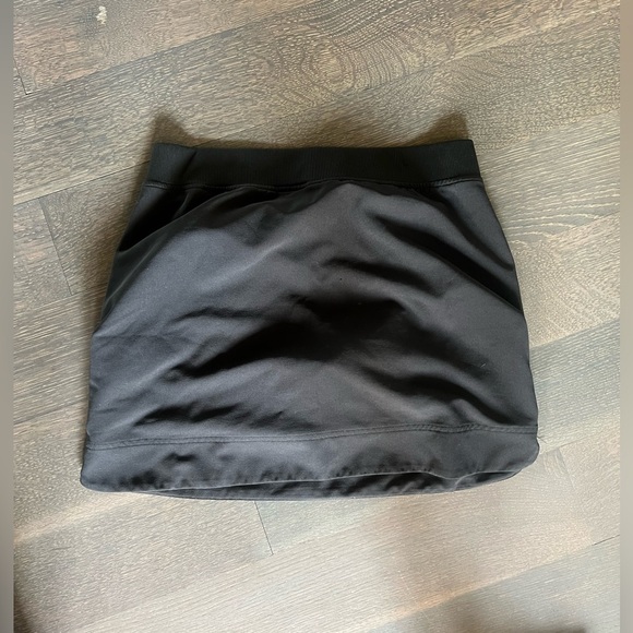 32 degrees cool | size medium | exercise skirt skort - Picture 4 of 5